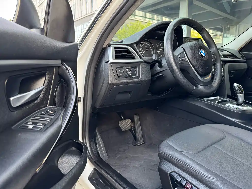 BMW 3 Series — миниатюра 9