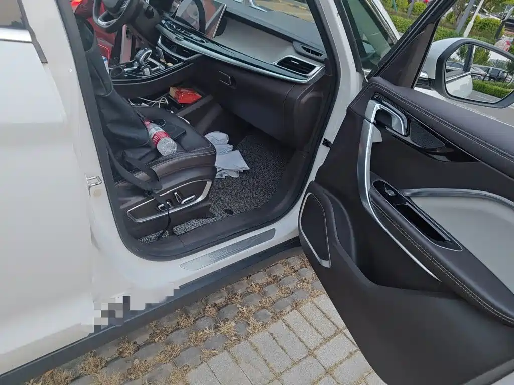 Geely Jia Ji New Energy — миниатюра 17