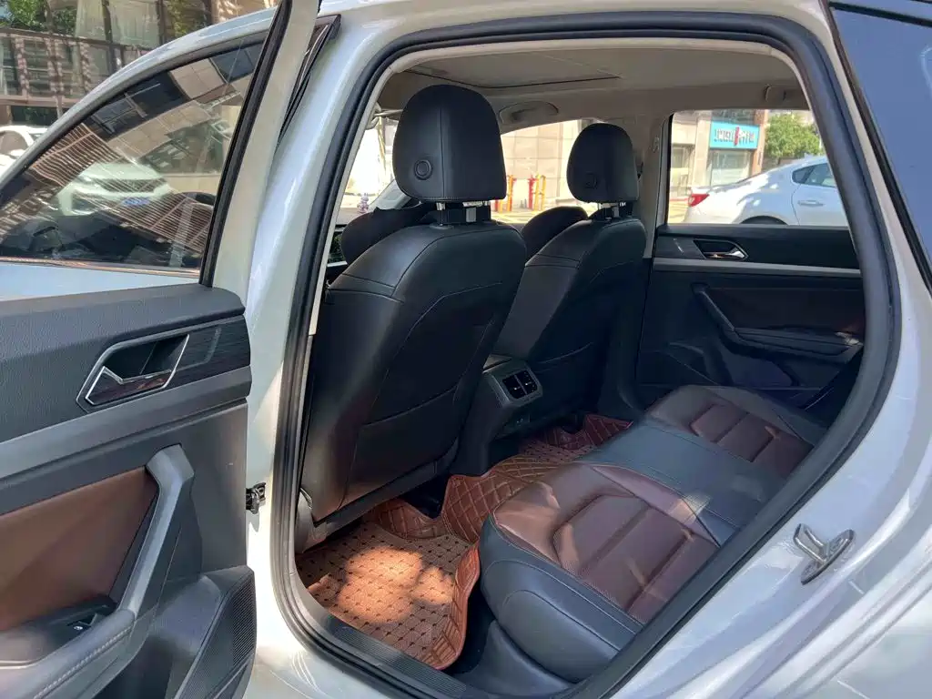 Volkswagen Lavida — миниатюра 8