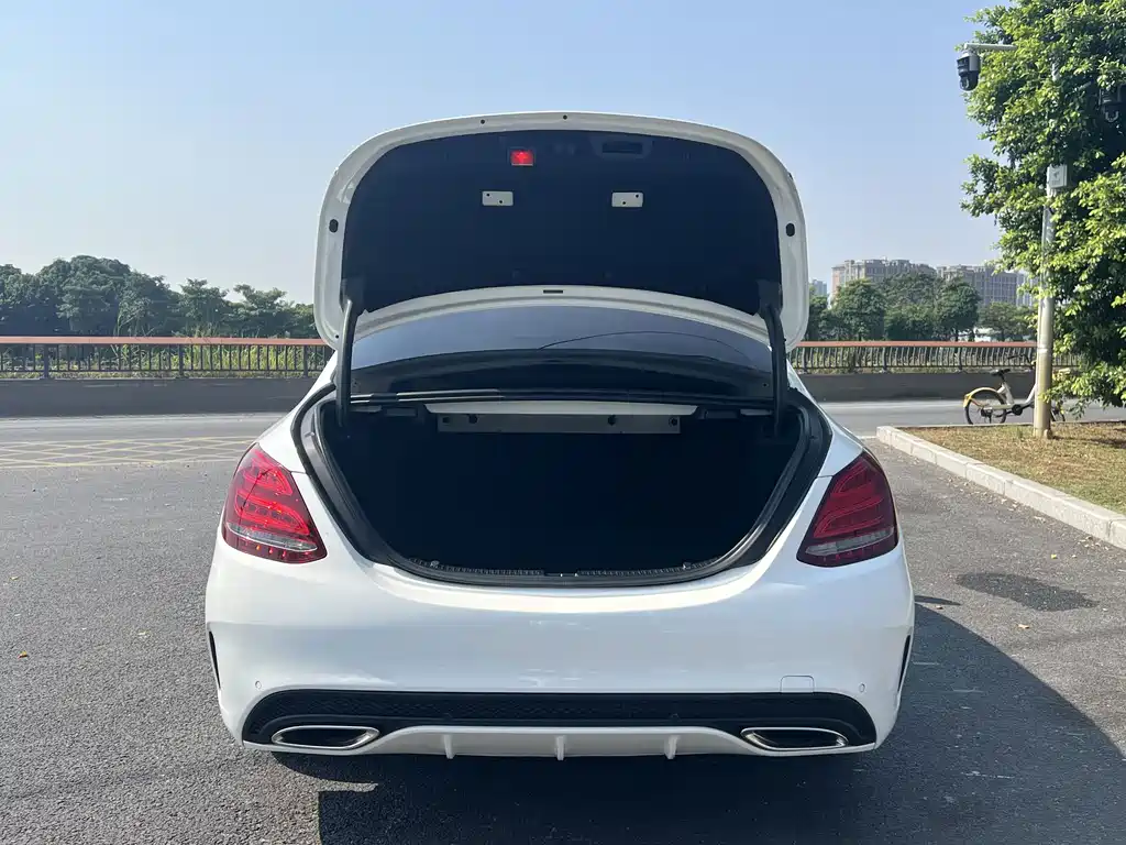 Mercedes-Benz C-Class — миниатюра 14