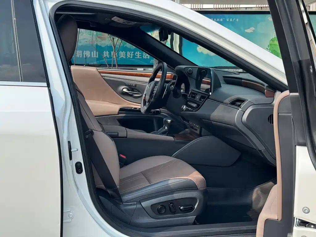 Lexus ES — миниатюра 7