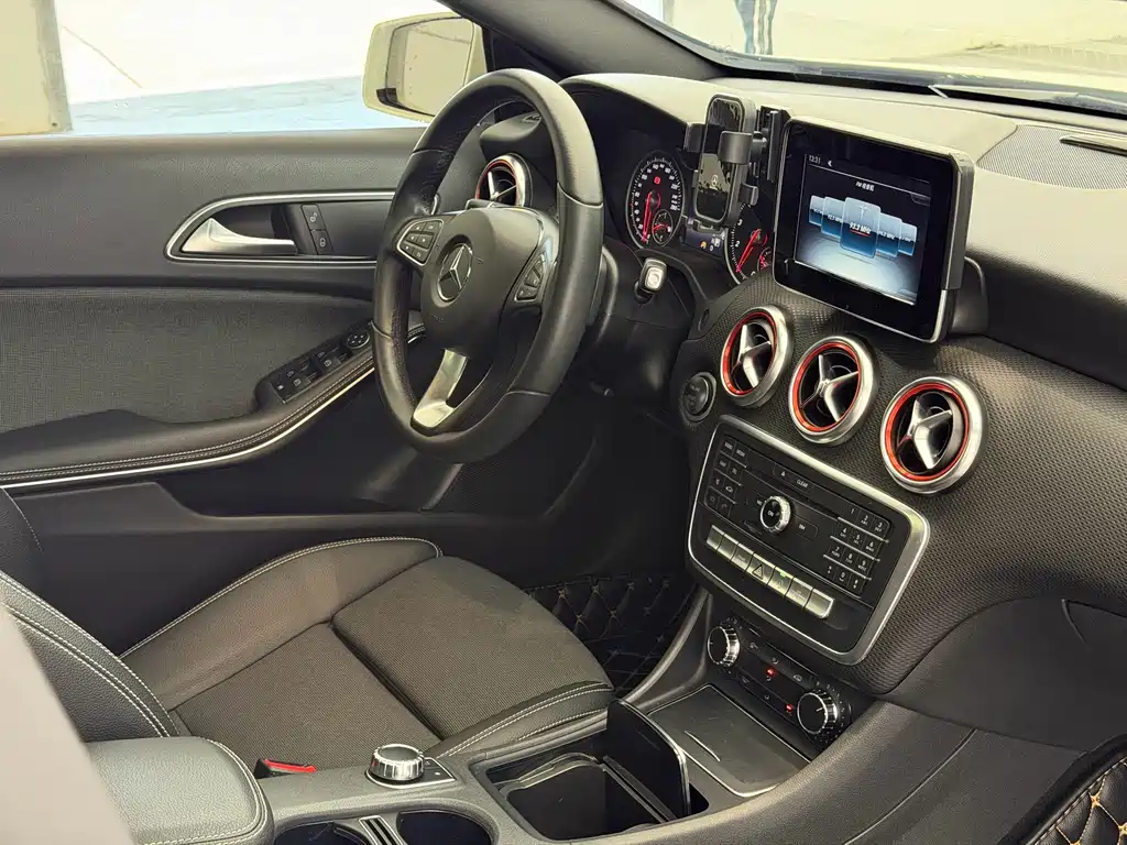 Mercedes-Benz A-Class (Import) — миниатюра 14