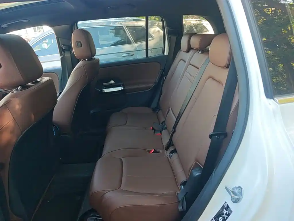 Mercedes-Benz GLB — миниатюра 22