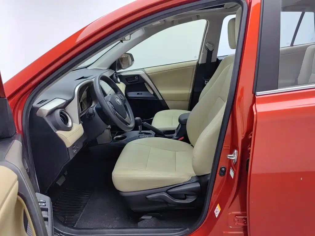 Toyota RAV4 — миниатюра 10
