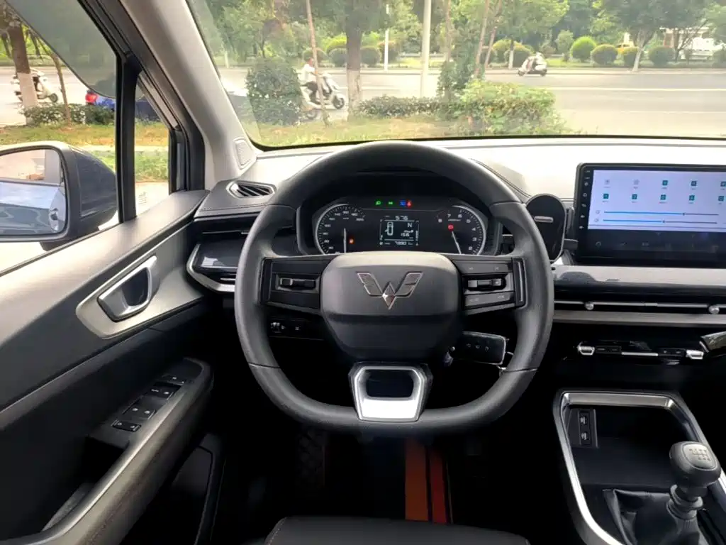 Wuling Jiachen — миниатюра 11