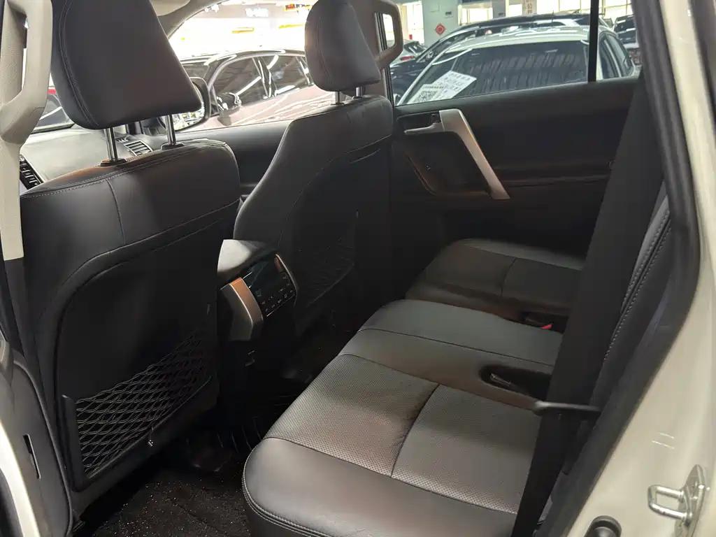 Toyota Prado — миниатюра 10