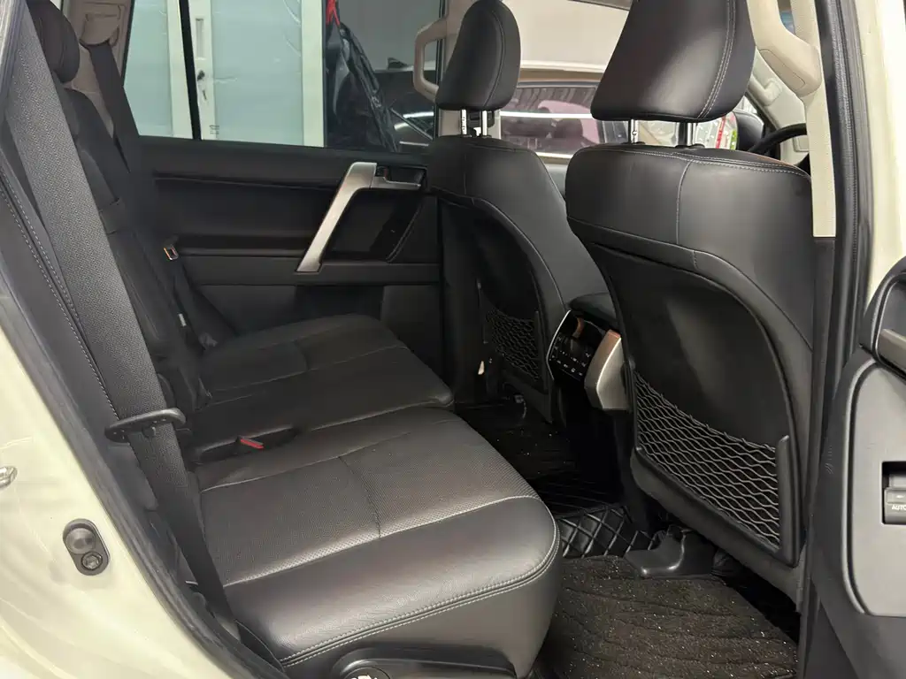 Toyota Prado — миниатюра 6