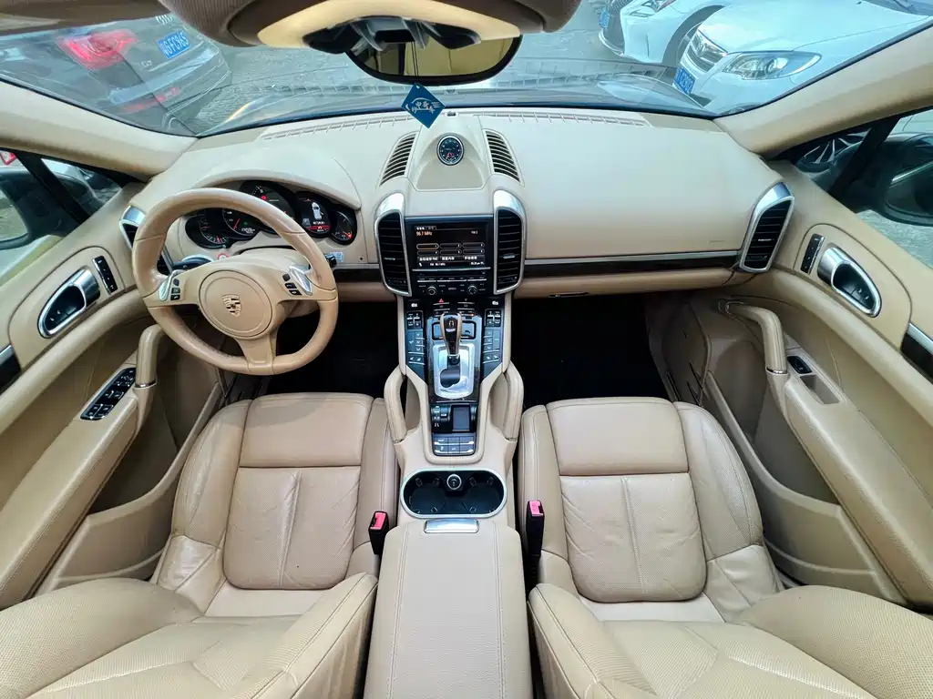Porsche Cayenne — миниатюра 14