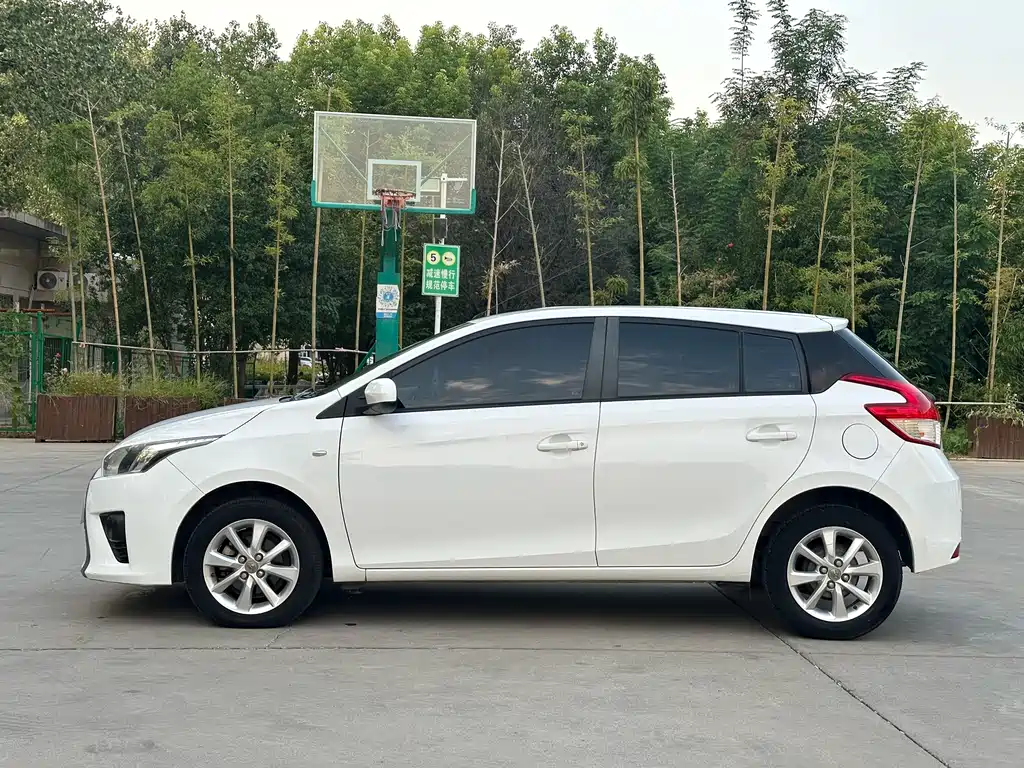 Toyota Yaris L — миниатюра 7