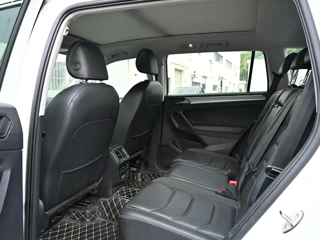 Volkswagen Tiguan L — миниатюра 6