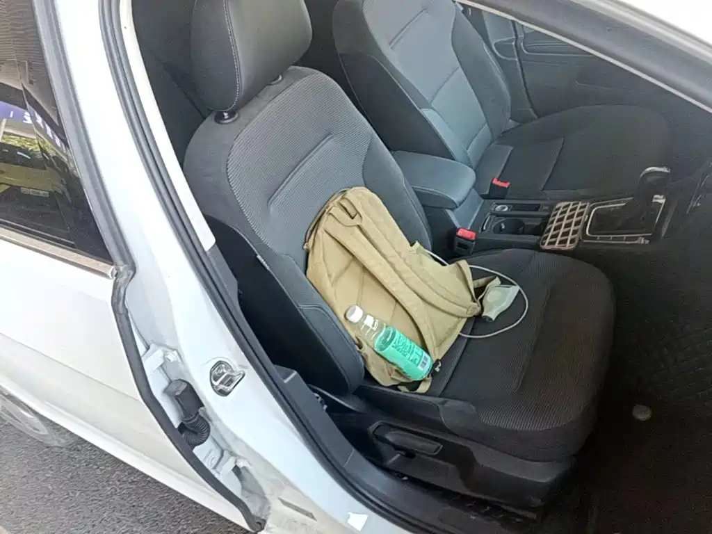Volkswagen Golf — миниатюра 25