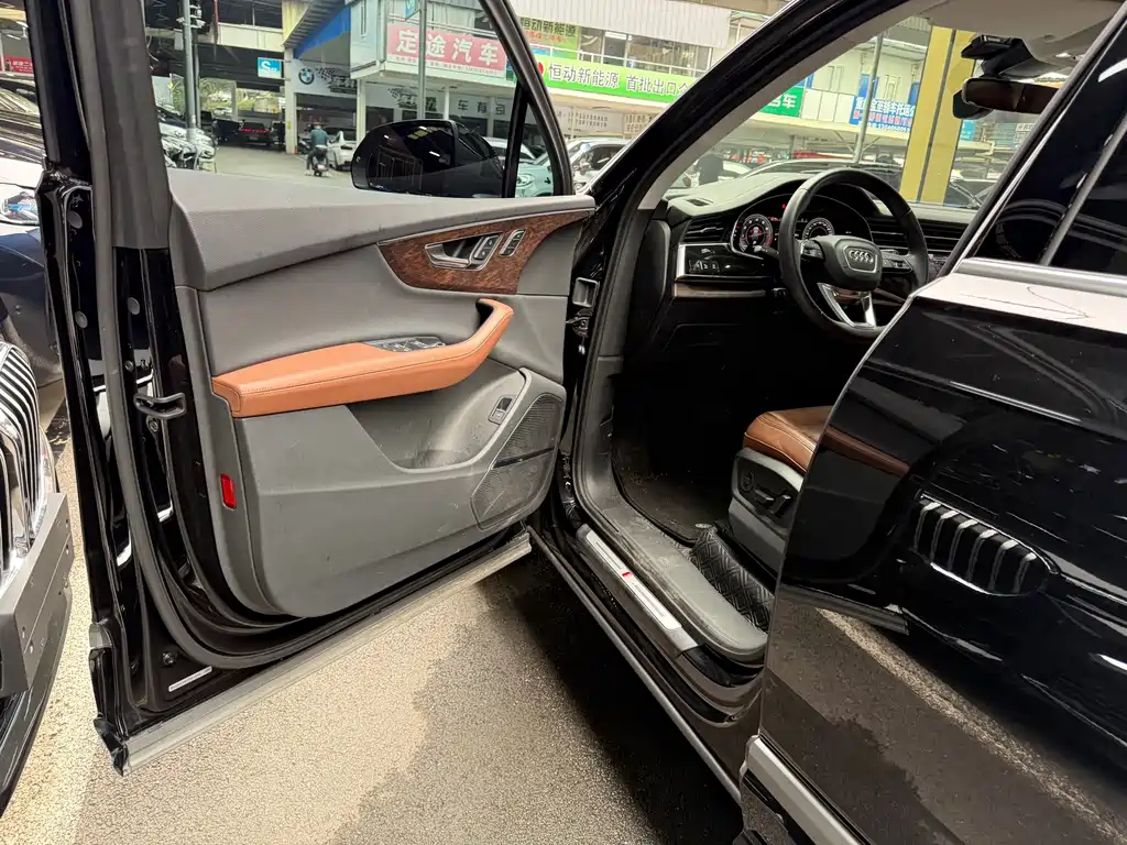 Audi Q7 — миниатюра 10