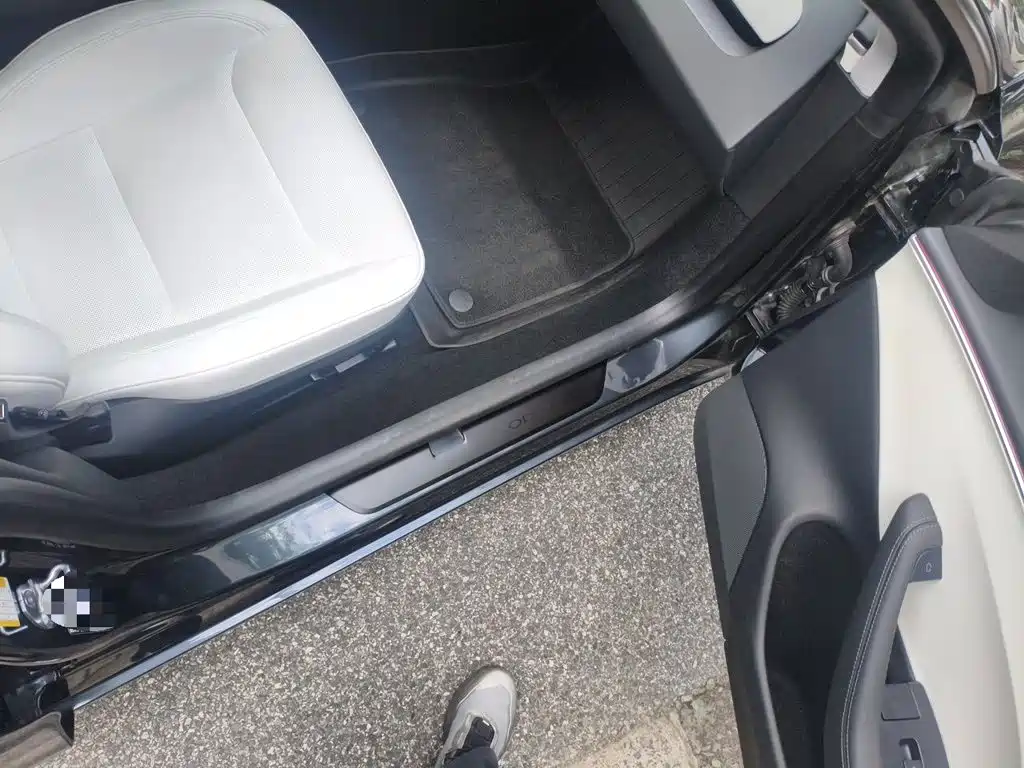 Tesla Model 3 — миниатюра 19