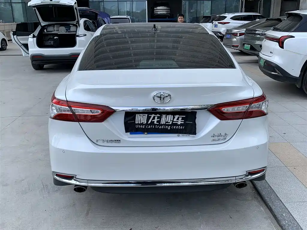Toyota Camry — миниатюра 7
