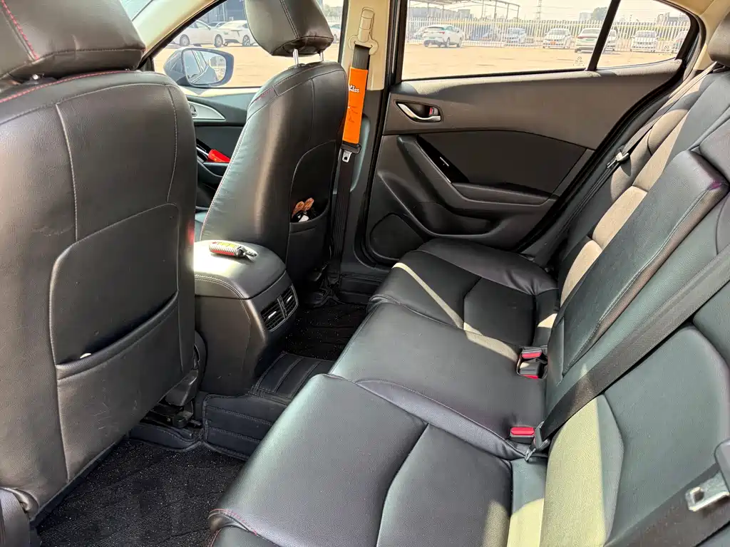 Mazda 3 Axela — миниатюра 7