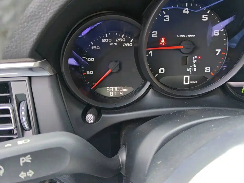 Porsche Macan — миниатюра 8