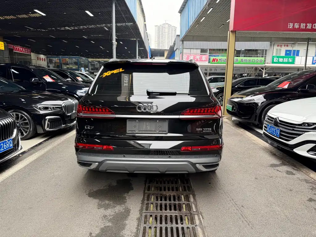Audi Q7 — миниатюра 5
