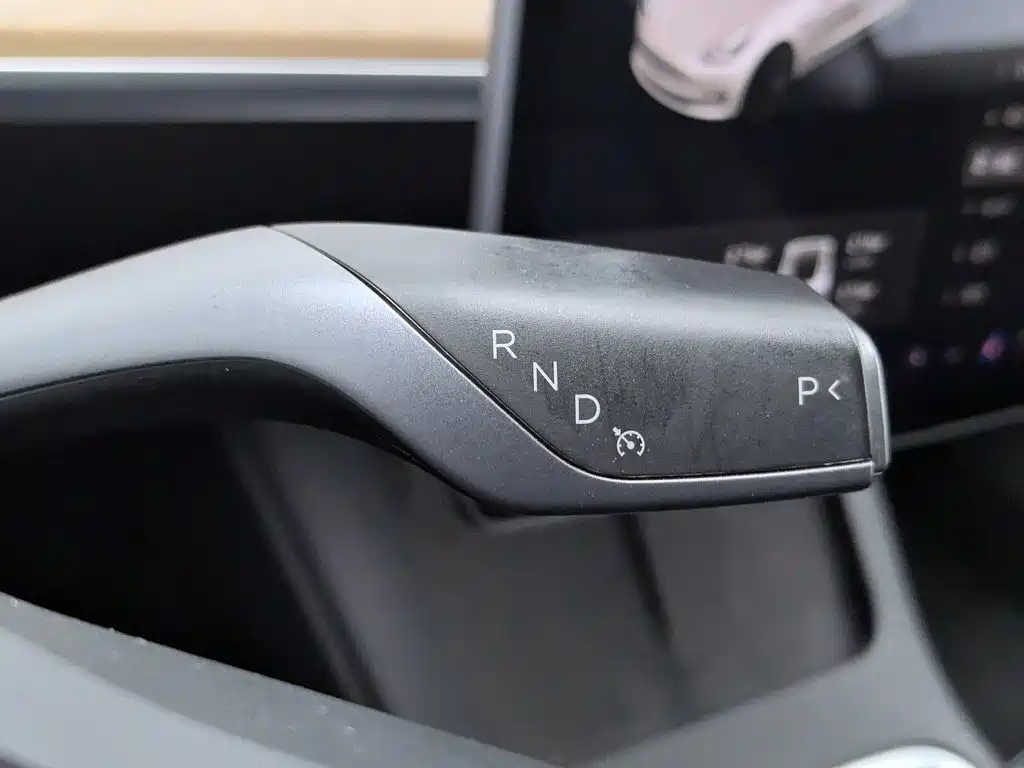 Tesla Model 3 — миниатюра 13