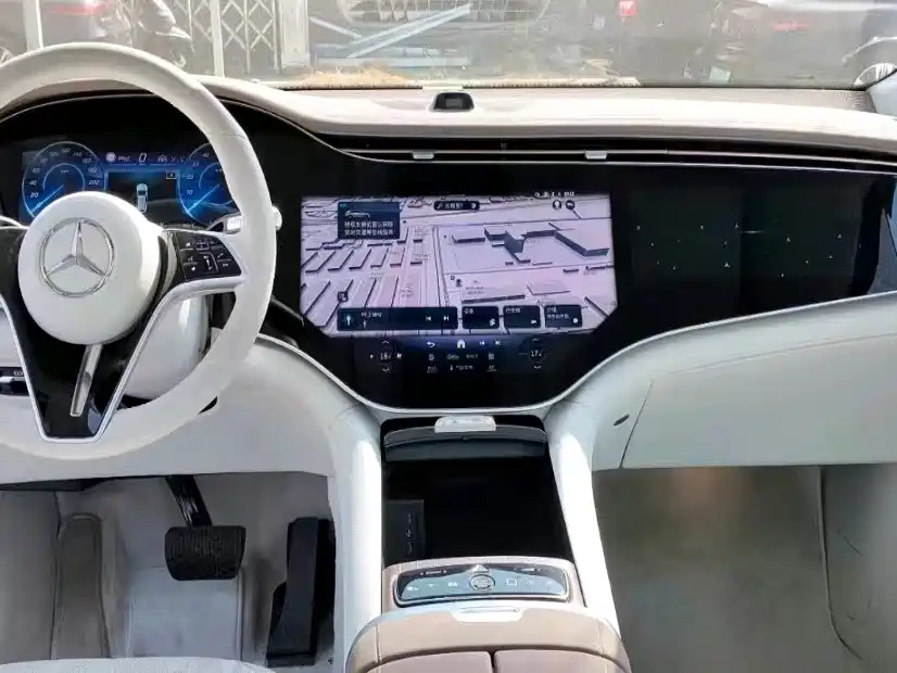 Mercedes-Benz EQS SUV — миниатюра 8