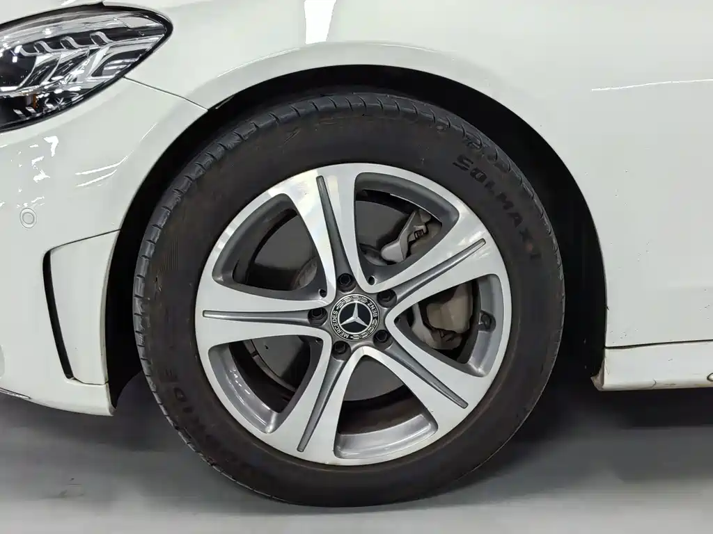 Mercedes-Benz C-Class — миниатюра 13