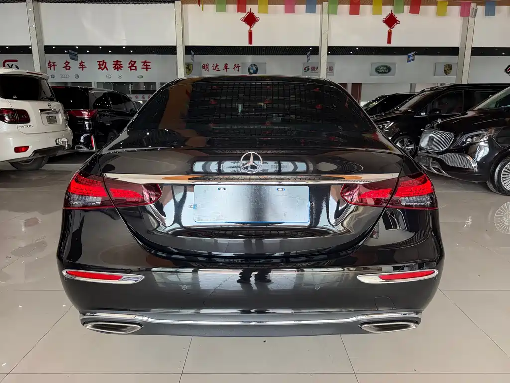 Mercedes-Benz E-Class — миниатюра 16