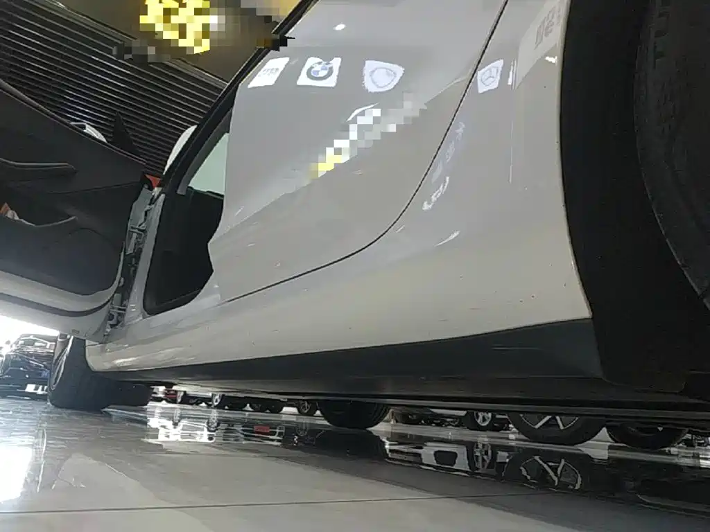 Tesla Model 3 — миниатюра 22