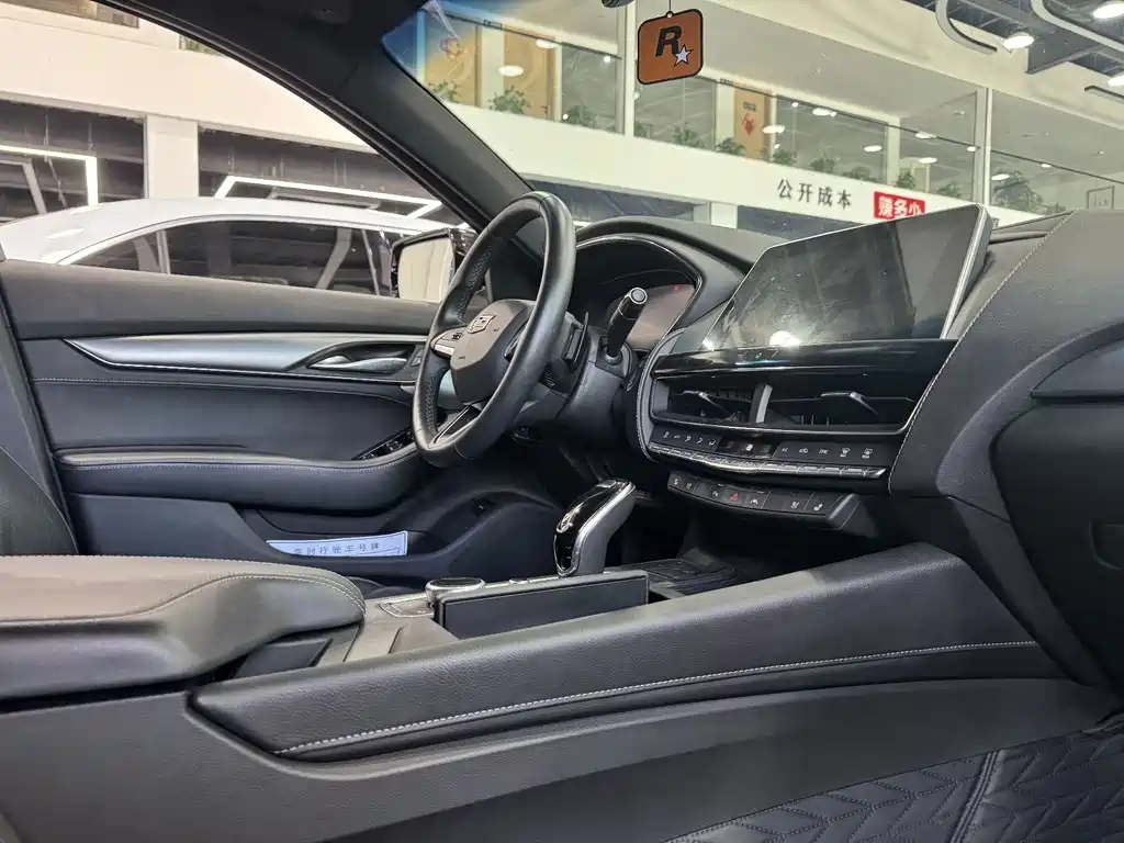 Cadillac CT5 — миниатюра 12