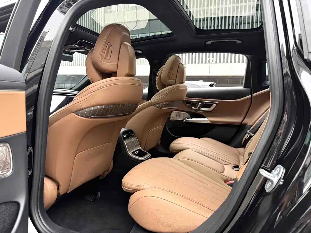 Mercedes-Benz E-Class — миниатюра 6