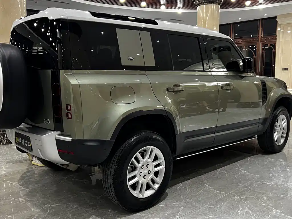 Land Rover Defender — миниатюра 4