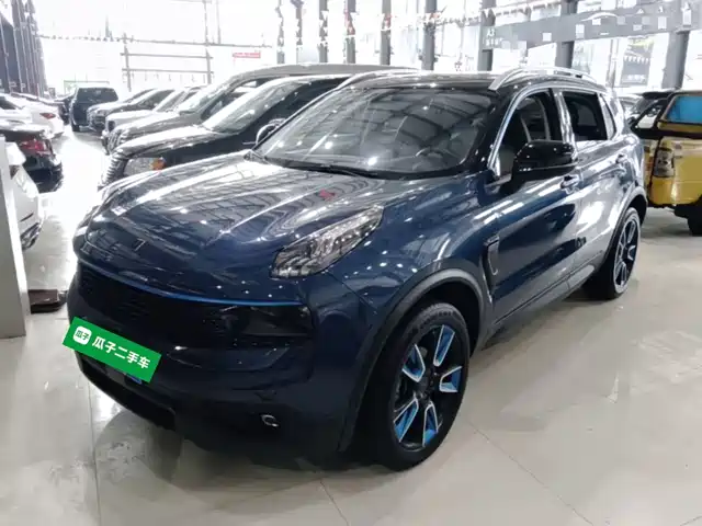 2019 Lynk & Co 01