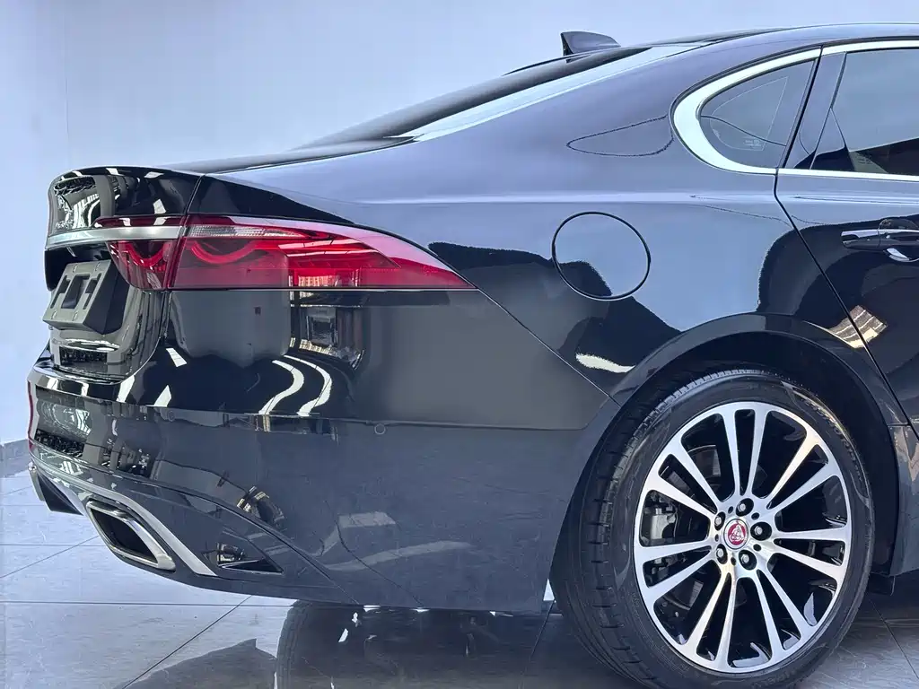 Jaguar XFL — миниатюра 20