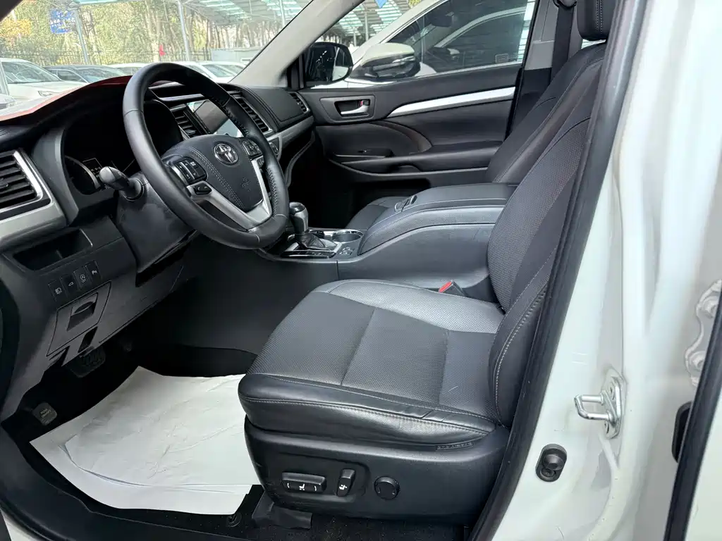 Toyota Highlander — миниатюра 8
