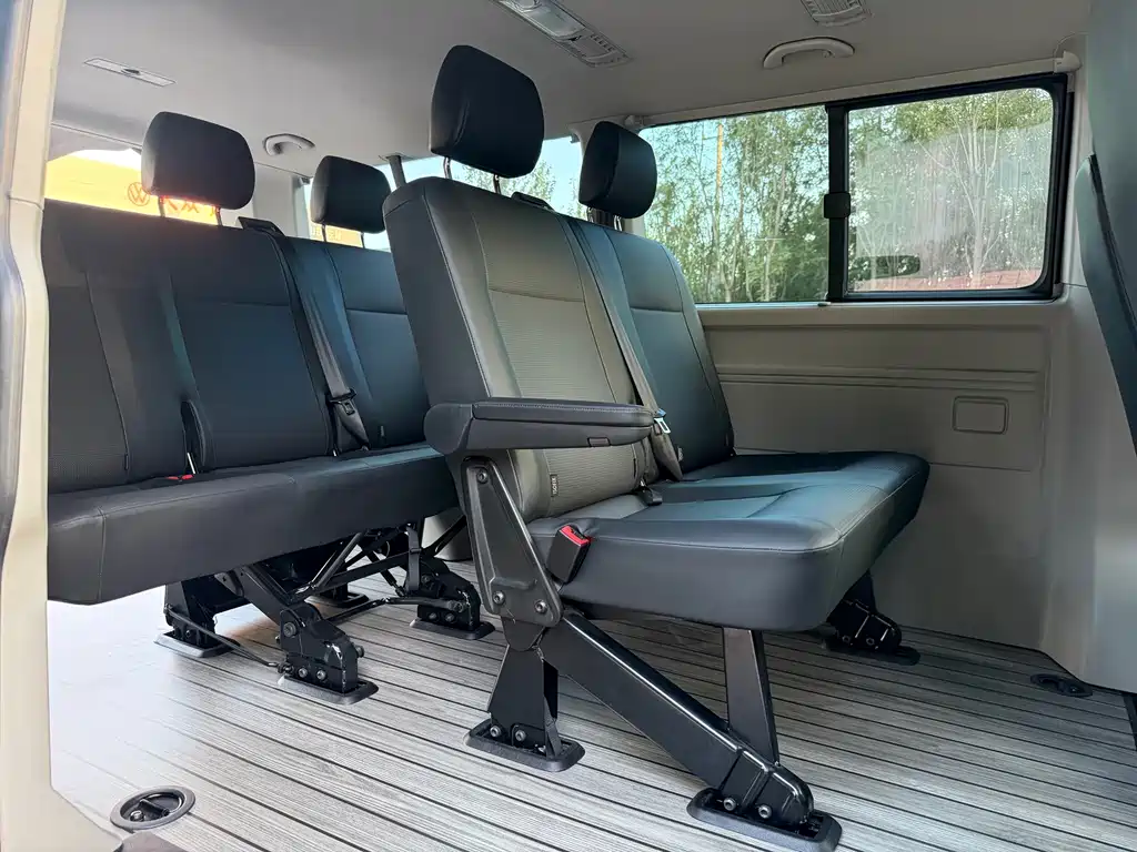 Volkswagen Caravelle — миниатюра 14
