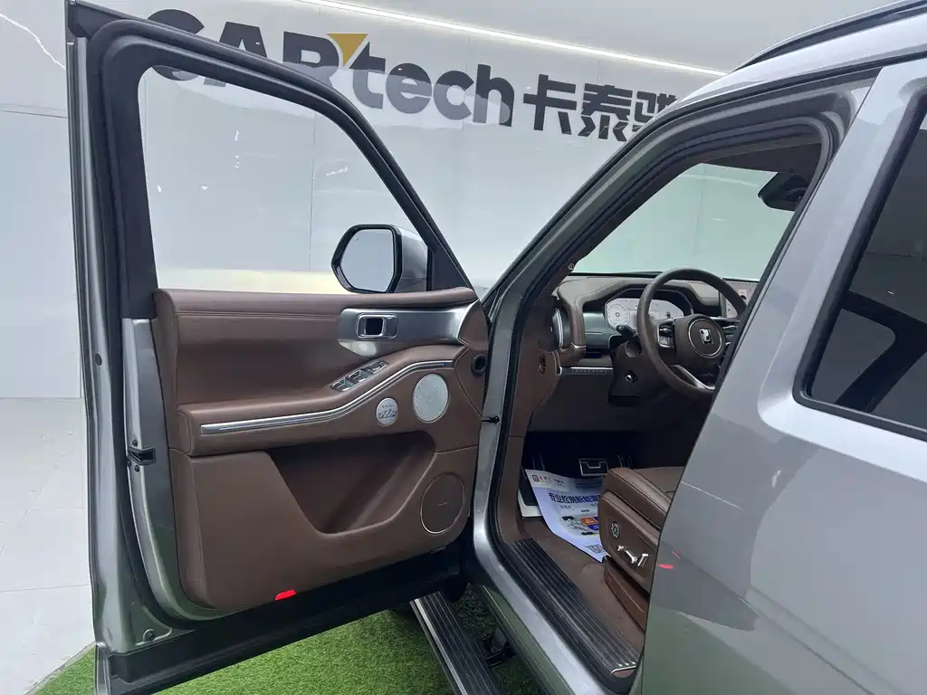 TANK TANK 700 NEW ENERGY