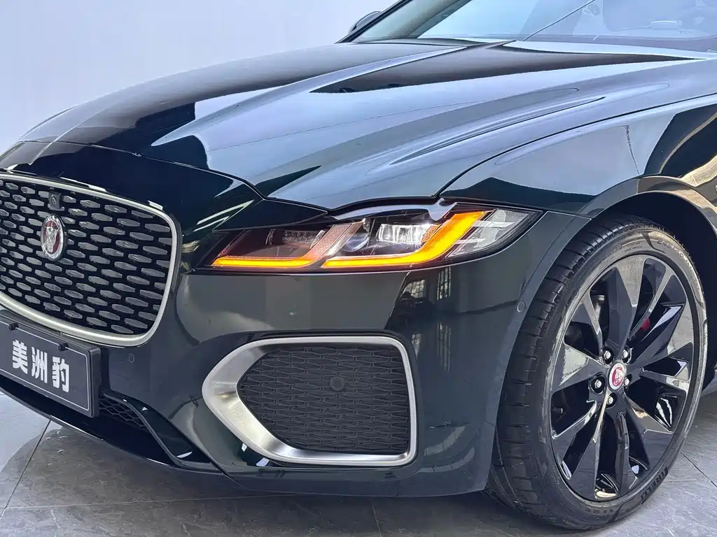 Jaguar XFL — миниатюра 5