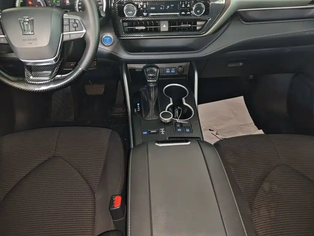 Toyota Crown Kluger — миниатюра 14