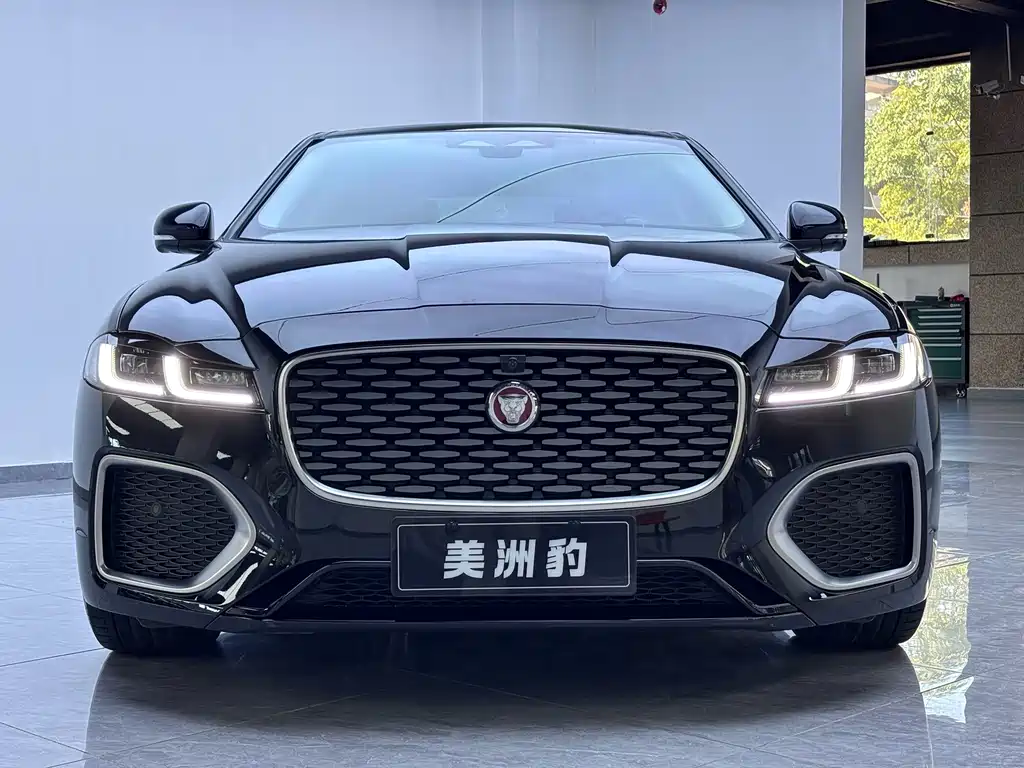 Jaguar XFL — миниатюра 2