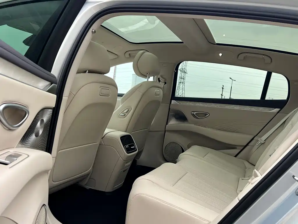 BYD 海豹08 — миниатюра 9
