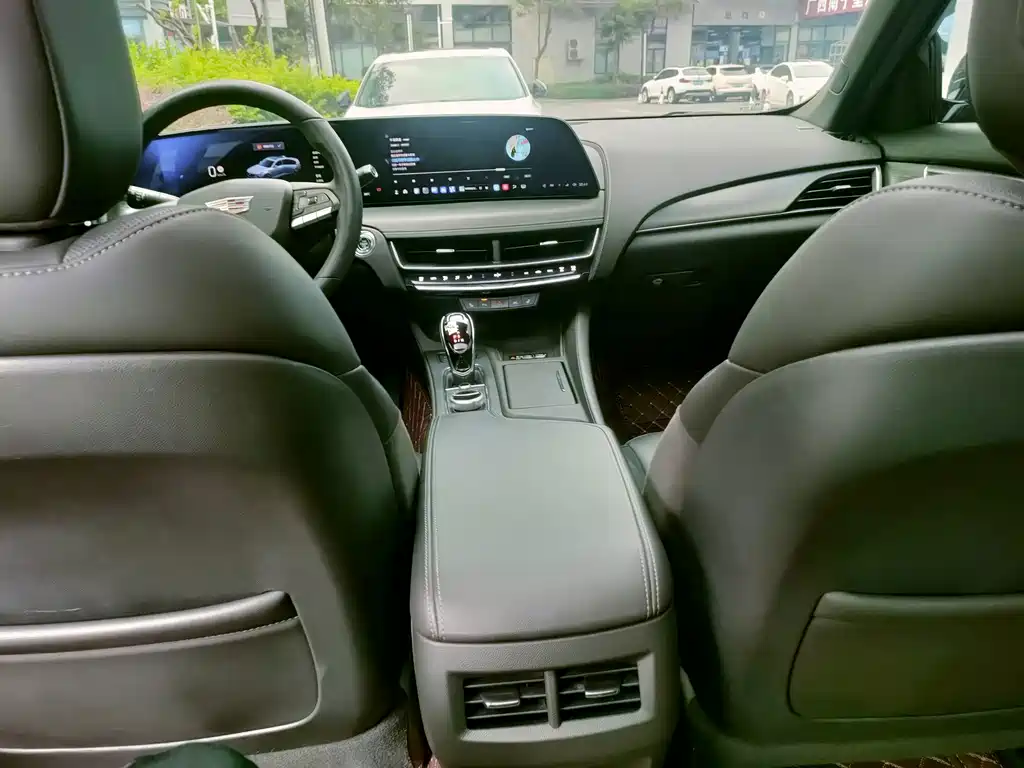 Cadillac CT5 — миниатюра 22