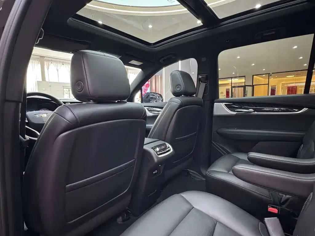 Cadillac XT6 — миниатюра 11