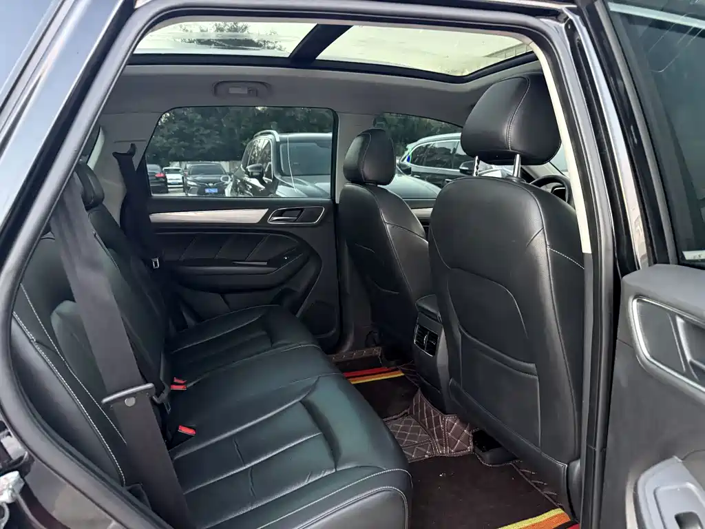 Roewe RX5 — миниатюра 8
