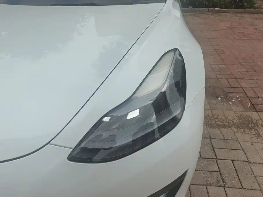 Tesla Model 3 — миниатюра 5