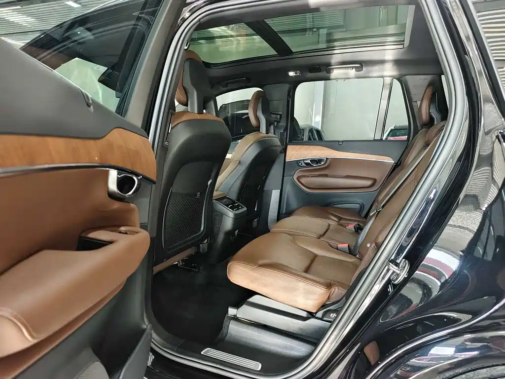 Volvo XC90 — миниатюра 11