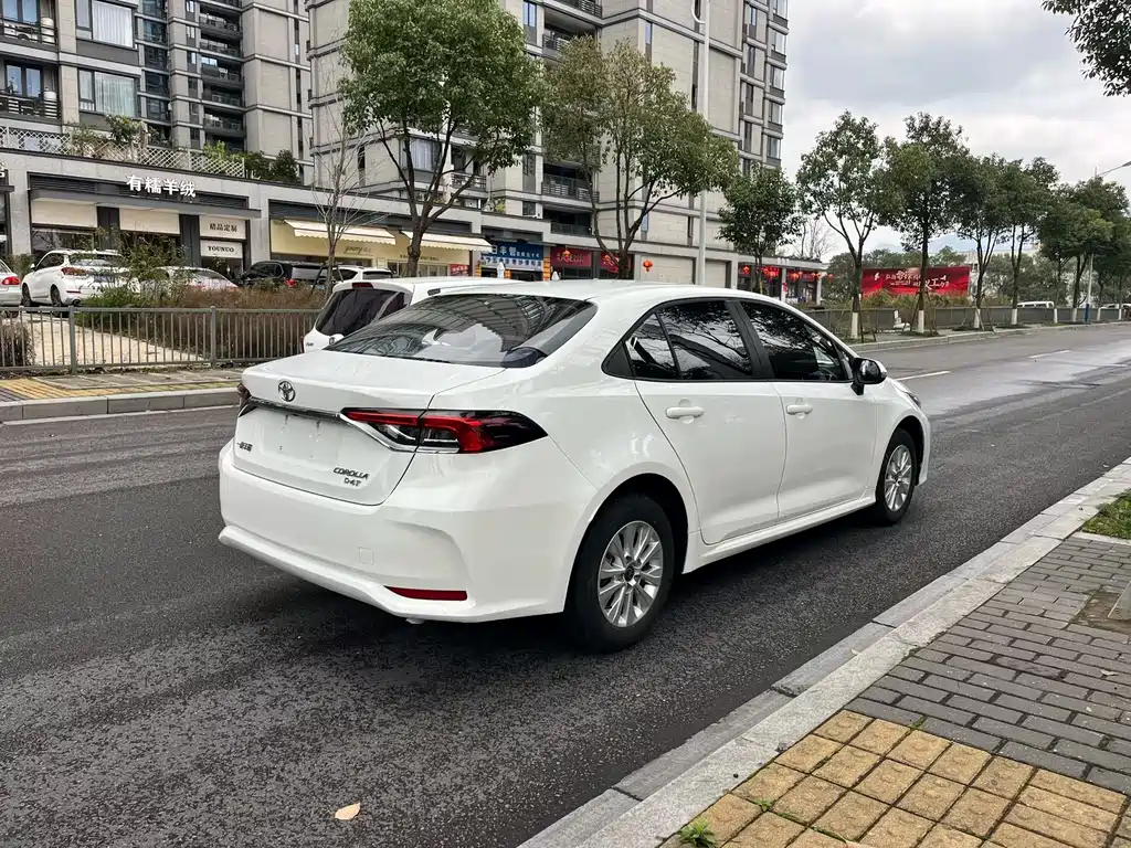 TOYOTA COROLLA