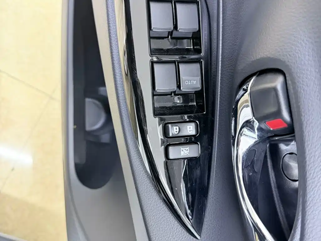 TOYOTA YARIS L ZHIXUAN