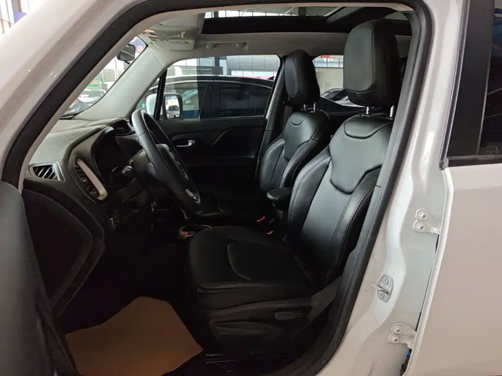 Jeep Renegade — миниатюра 15