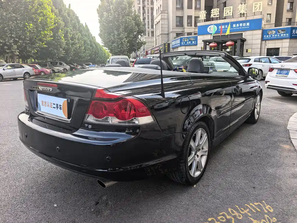 Volvo C70 — миниатюра 7