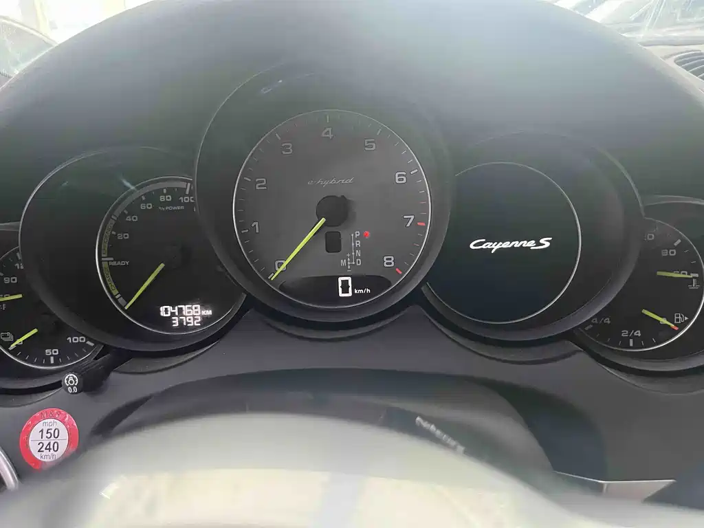 Porsche Cayenne Hybrid — миниатюра 13