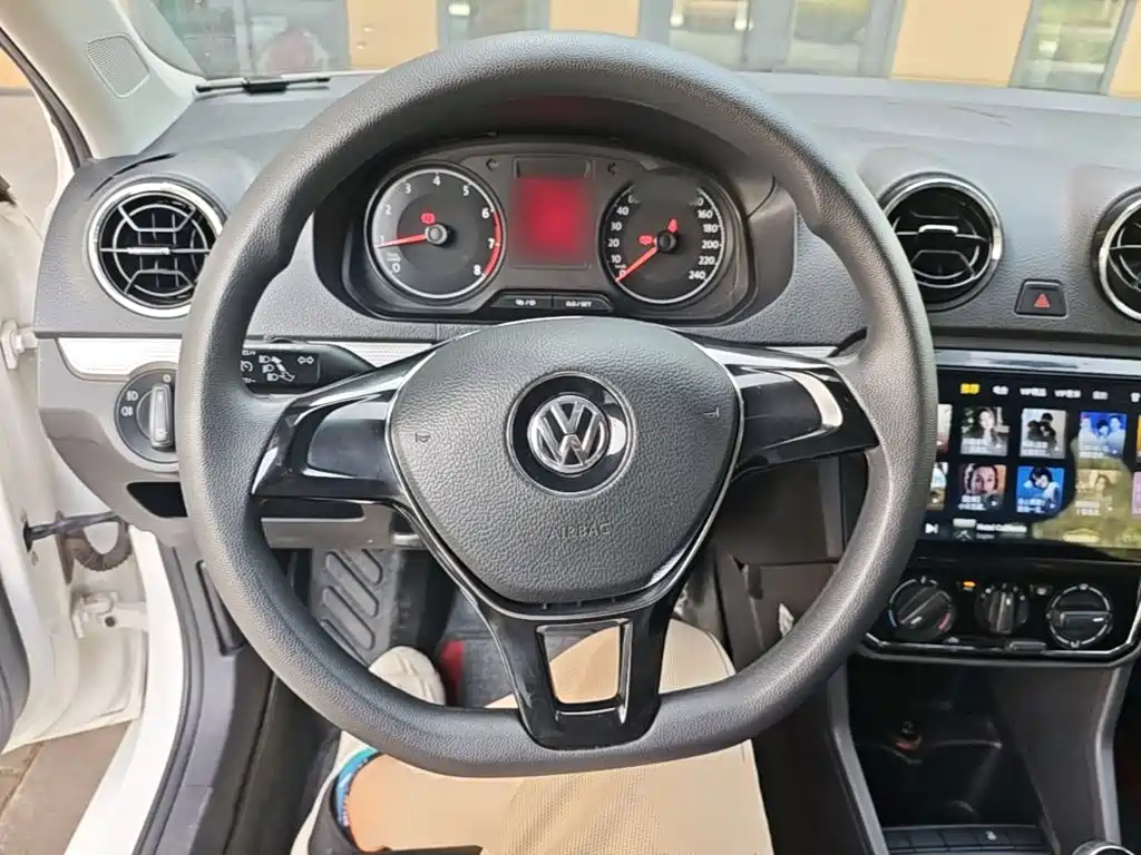 Volkswagen Jetta — миниатюра 11
