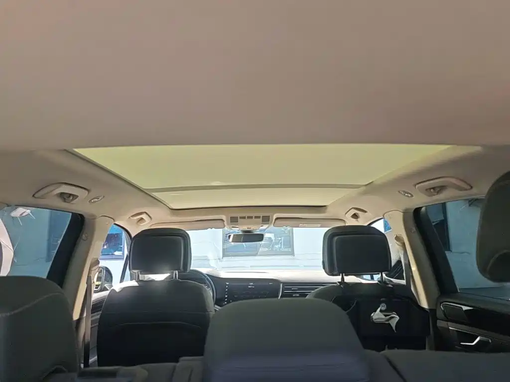 Volkswagen Touareg — миниатюра 18